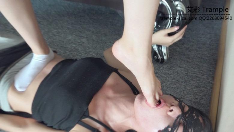 『小妮女女』白袜裸足TJ女M