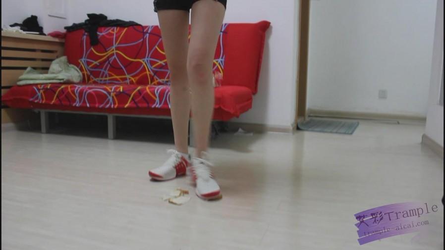 第一视角羞辱-贱货踩废你碾碎的狗爪子（面包片）