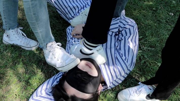 【超级女M】三女神苞米地处刑女奴