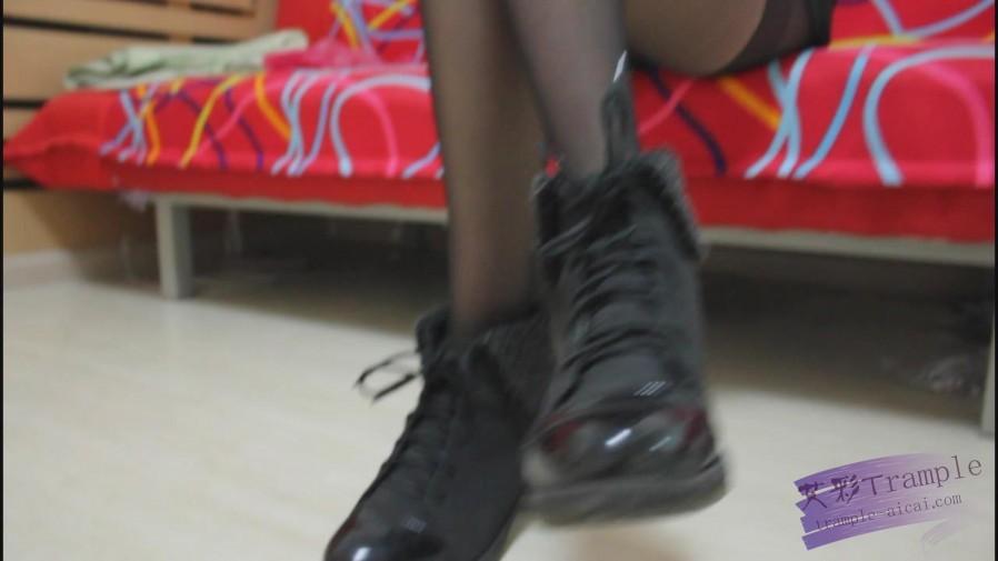 第一视角脏鞋底，高跟鞋羞辱