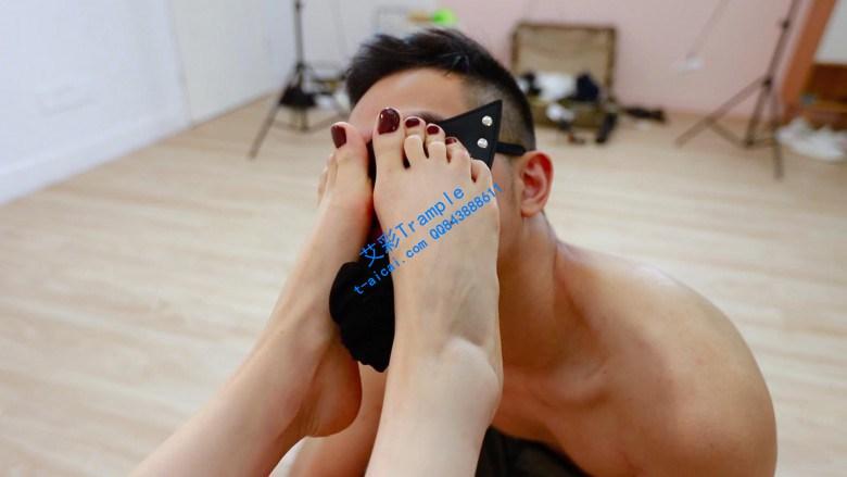 『奴隶岛』—夕颜黑丝恋足指导