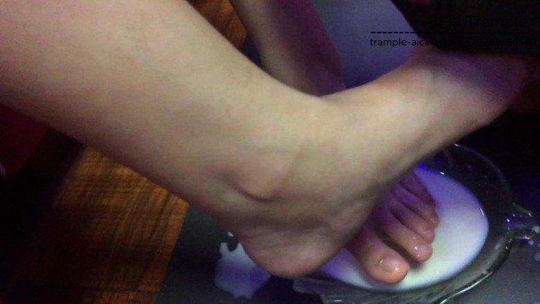 冰灵仙儿 戏耍贱奴 冰灵仙儿 戏耍贱奴