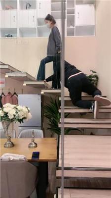 【九九女王】双S-教训出轨男-遛狗爬行/骑马/舔脏鞋底/踩踏