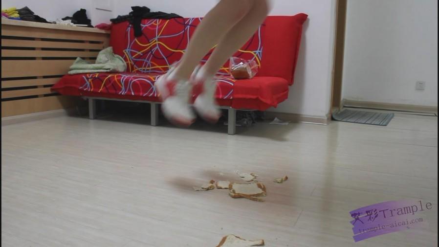第一视角羞辱-贱货踩废你碾碎的狗爪子（面包片）