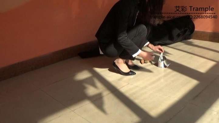 高跟肉丝木板物品粉碎