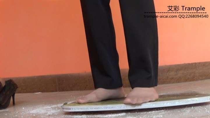 高跟肉丝木板物品粉碎