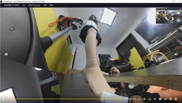 VR人脸地板下集 全语言羞辱 棉袜套厚丝袜 臭袜子踩脸窒息折磨