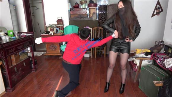 女杀手小雪的训练靶子