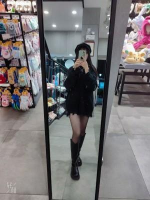 【黑丝诱惑】素人姣姣黑丝短裙诱惑裸足深喉 YC-221206-2