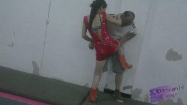 狠辣女警潜入（1）—高抬腿踩脖子踩死吐血