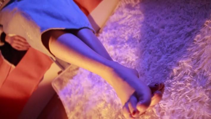 【黑丝诱惑】素人姣姣裸足脚深喉舔旗袍绣花脏鞋底 YC-230114-4