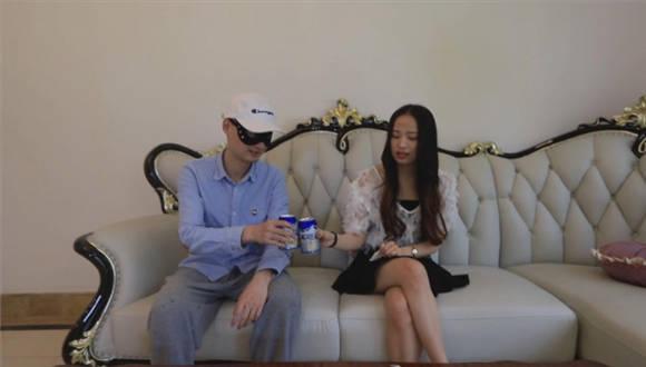 『奴隶岛』—她穿着我舔过的袜子 YC-200614-3