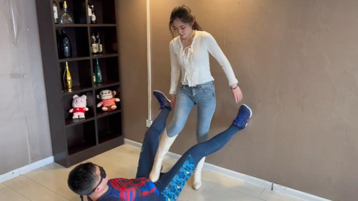 【蛋碎娇娃】『超S·联盟』白靴少女直播废掉色狼 YC-220408