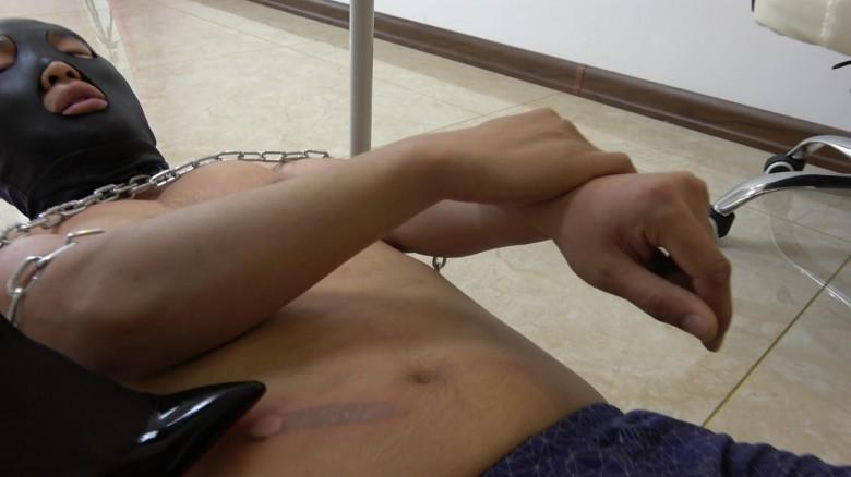 超级残忍人肉暴踹，圣水盐浴，重度虐乳