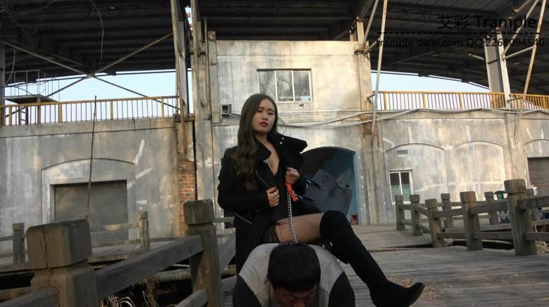 户外骑马 靴底极限羞辱