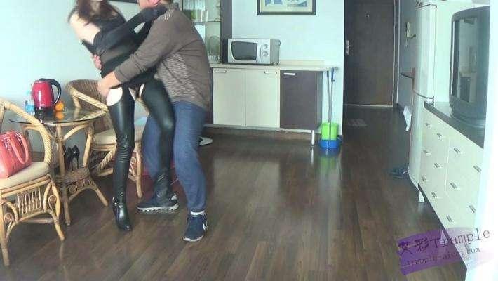 莉莉金九电气按摩