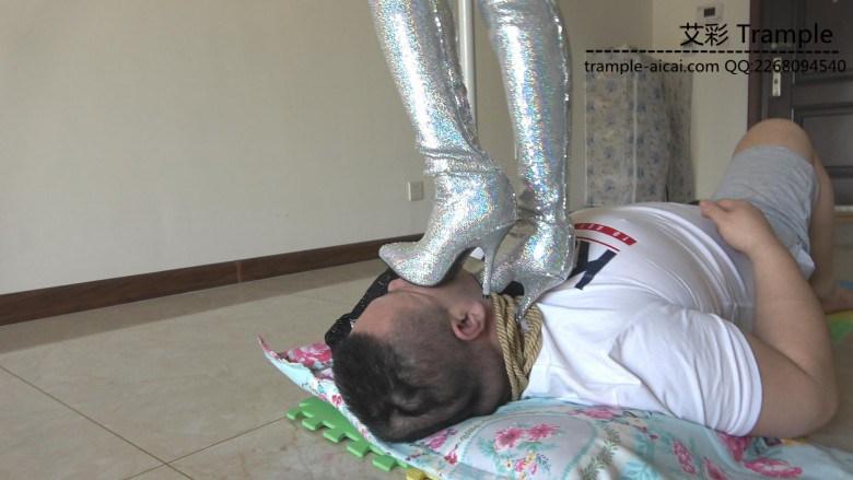 冷柔银色长靴致命腾空坐脸窒息