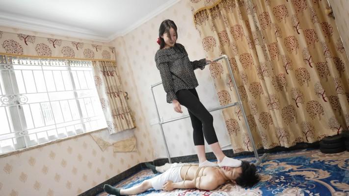 『奴隶岛』—小妹原味白袜窒息 k754361564-220804