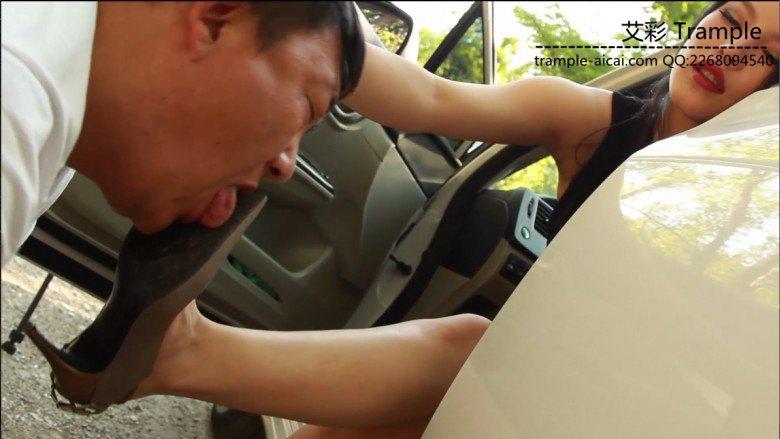 明妃女王野外TJ