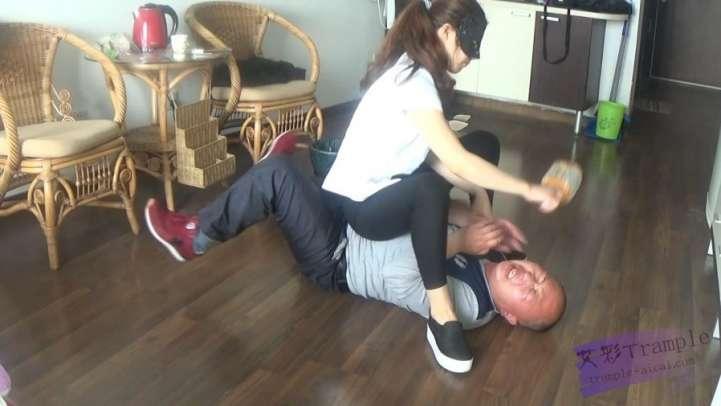 燕子女主骑马坐脸窒息 燕子女主骑马坐脸窒息