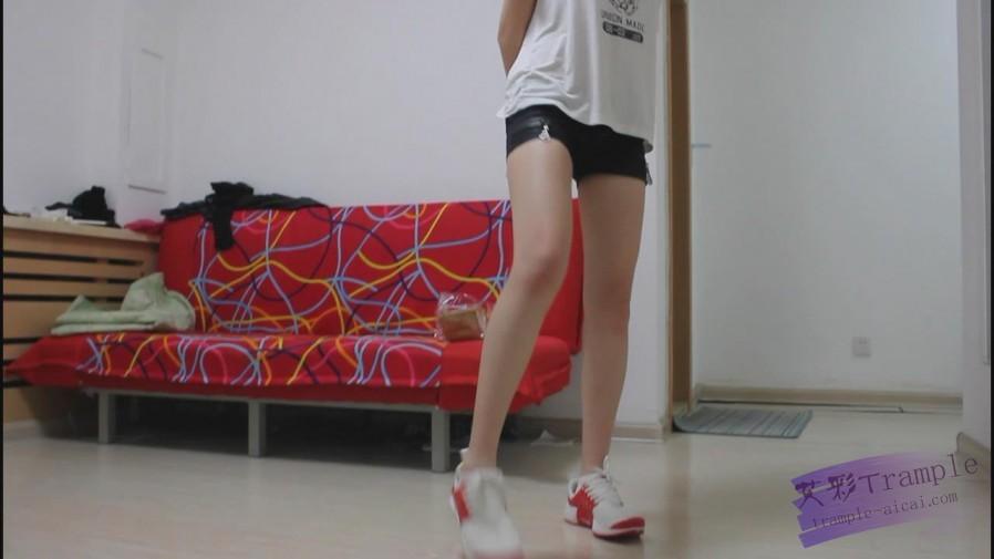 第一视角羞辱-贱货踩废你碾碎的狗爪子（面包片）