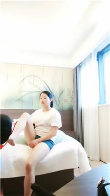 【苏州彤彤】美甲店小妹的脚下奴 JS250304-13