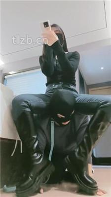 【妮蔻】长靴踩狗头/人肉座椅/踩踏/舔脏鞋底/闻鞋闻白袜