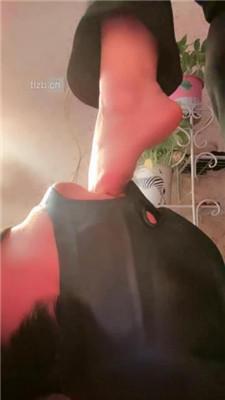 【傲雪】清理脏鞋底/近距离恋足舔