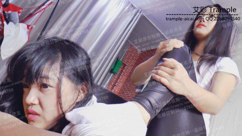 女女-强制骑坐闻脚