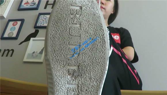 【画师女主】帆布鞋第一视角羞辱贱狗