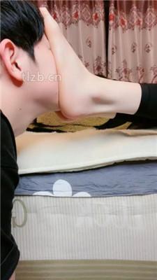 【175艾琳】近距离裸足恋足舔