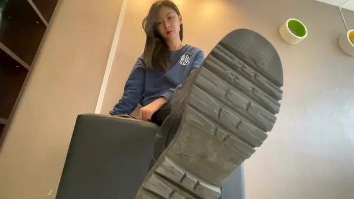 凤凰小主POV踩 凤凰小主POV踩