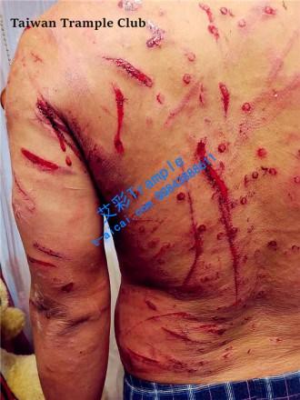 血地狱－双女神超残忍狠跺暴踹