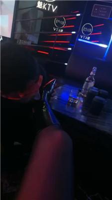 【傲雪】KTV-清理脏长靴黑丝 JS250318-23