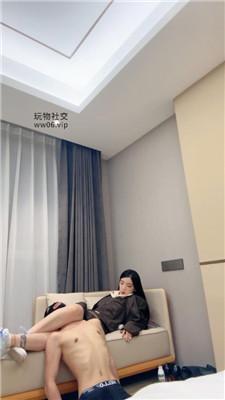 【领主】腿绞窒息/耐克鞋白袜虐 bf50483