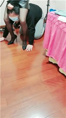 【美容院】素人技师首次玩SM调狗 JS250105-9