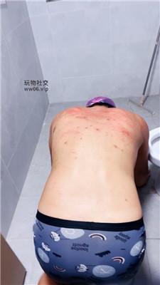 【南月女神】捆绑堵嘴重度鞭打刑奴 bf49625