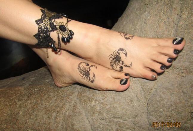 冷天使S-调教裸足牛奶舔脚狗