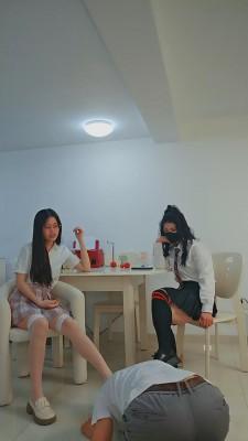 【嘉妮】运动鞋白袜踩踏【双视角版】 bf51714