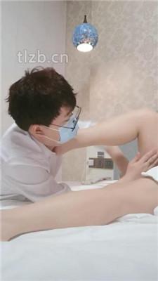 【嗯哼】家奴下跪按摩伺候