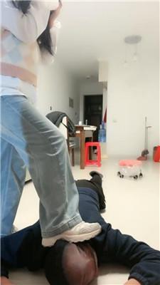 【锅盖子】运动鞋全体重踩踏/暴揍 JS250316-36