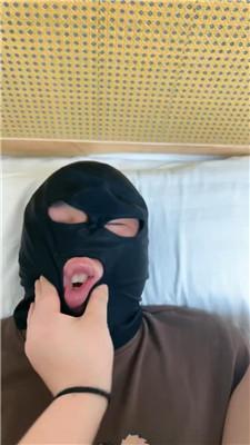 【小怪兽】睡前伺候恋足狂舔 JS250211-37