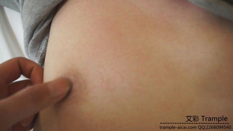 学生妹黑丝口水凌辱