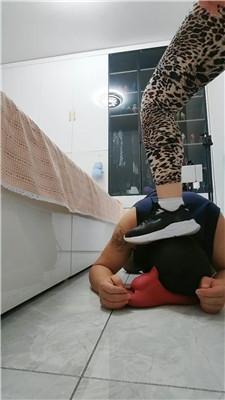 【李老师】运动鞋白袜踩踏【双视角版】 JS250309-3