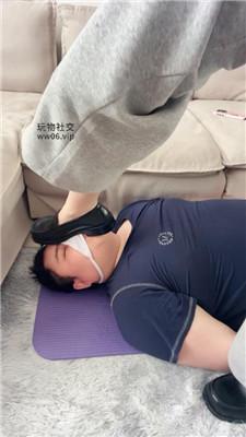 【埋汰】皮鞋踩虐狗继父 JS250221-13