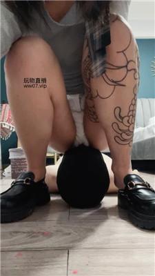 【小凤梨】纹身精神小妹暴揍 bf50694