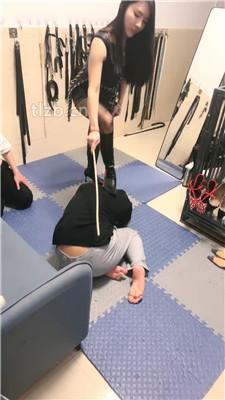 【木子大大】双奴下跪犯贱狂舔脏鞋/求赏赐圣水