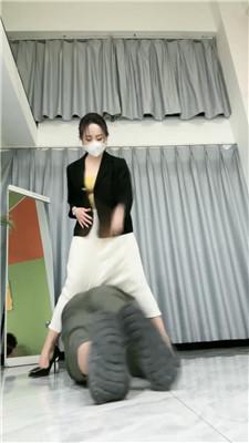 【辣姐】酸臭肉丝脚狂舔-戒尺虐打 JS250322-16