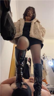 【佳佳】长靴脚下发骚亡魂 JS250220-18