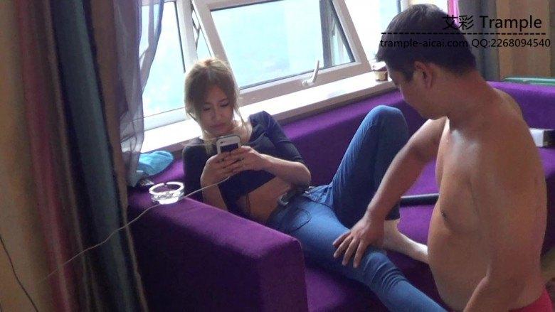 黑冰白袜牛仔裤骑马奴